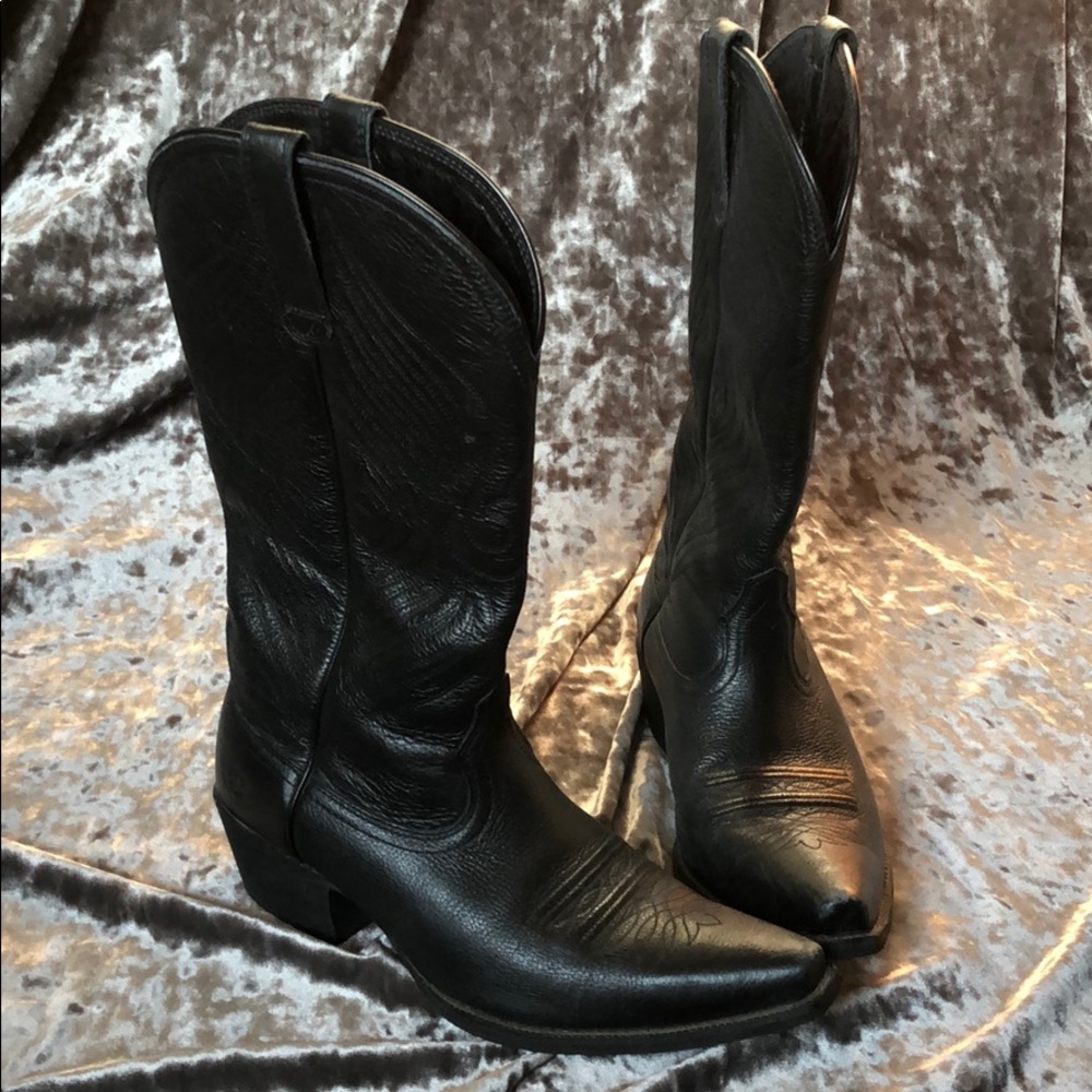 Ariat snip toe cowboy boots